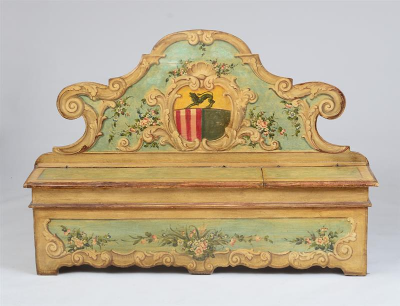 ITALIAN BAROQUE PAINTED HALL BENCH The arched top crest continuing