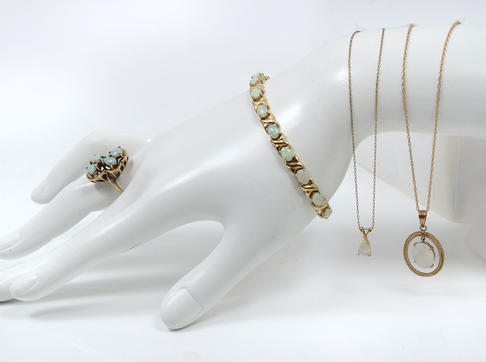 14K 4 PIECE OPAL JEWELRY LOT A combination of 10K