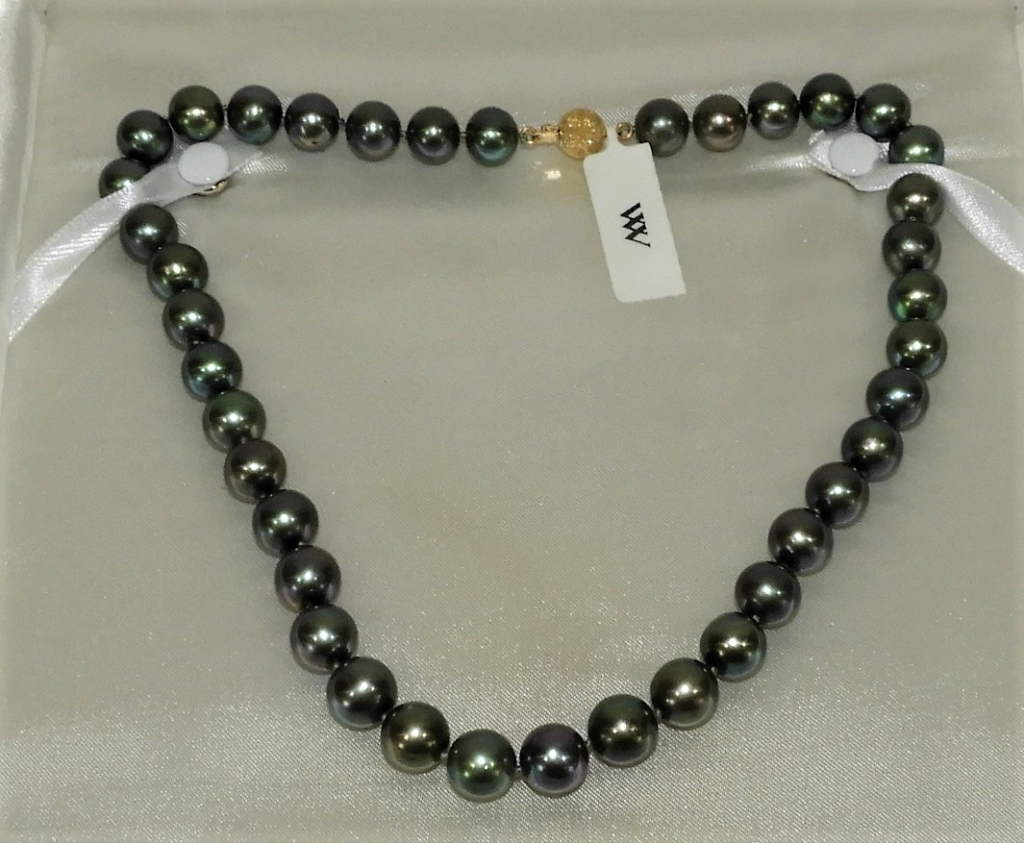 ESTATE 14K IRIDESCENT BLACK PEARL BEADED NECKLACE China ContemporaryThirty nine