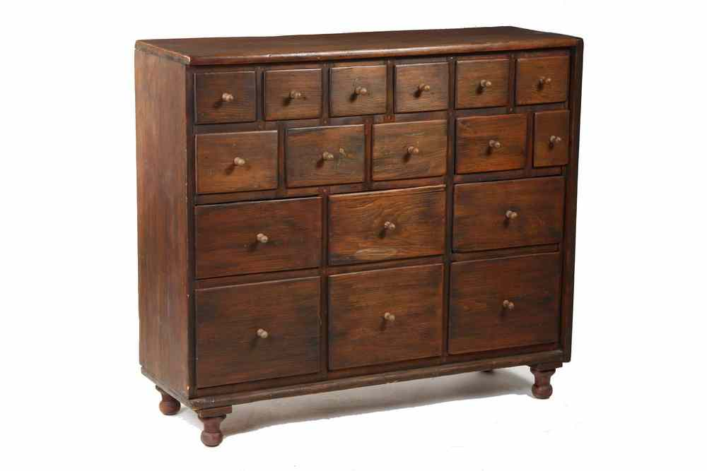 APOTHECARY CABINET Maine Country Apothecary Cabinet in pine early 19th