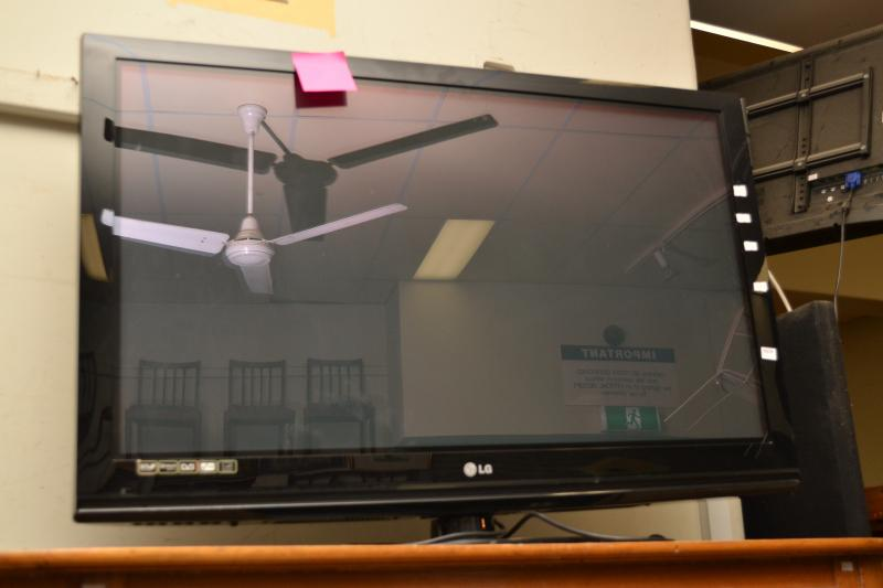 AN LG HD TV REMOTE IN OFFICE AN LG HD