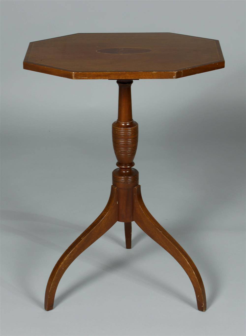 OLD STURBRIDGE VILLAGE FEDERAL STYLE INLAID MAHOGANY CANDLESTAND having a