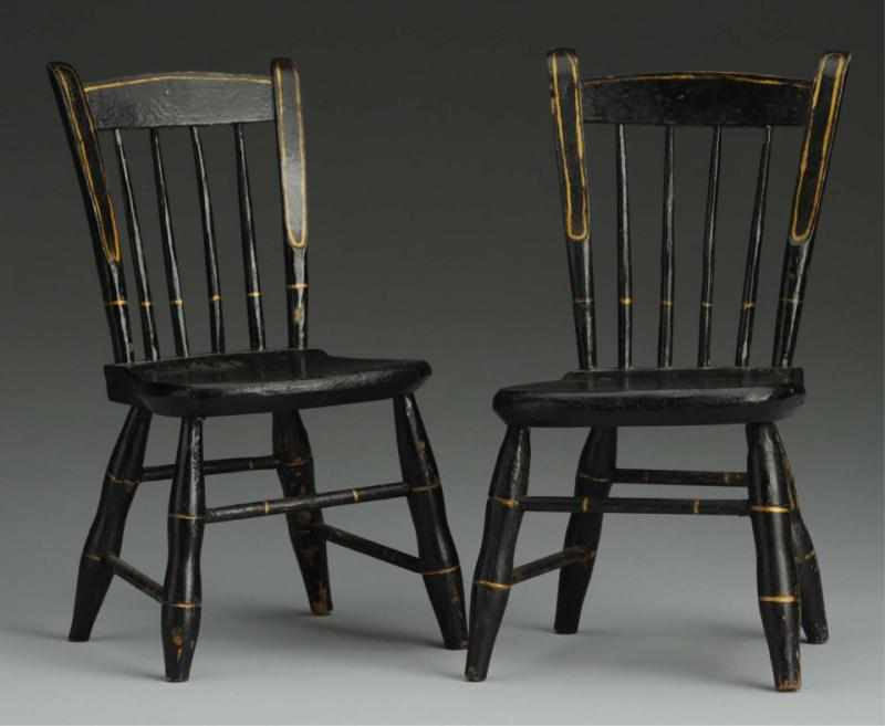 Pair of Windsor Chairs Antique thumb back chairs with spindles