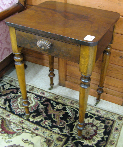 EMPIRE MAHOGANY LAMP STAND American second quarter of the 19th