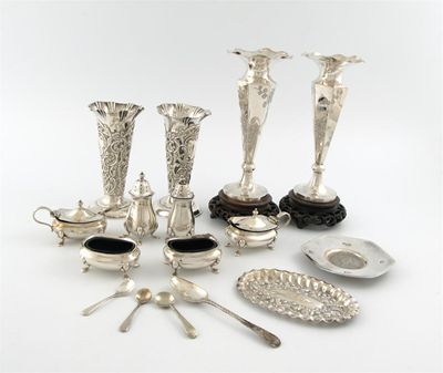 A mixed lot of silver items various dates and makers