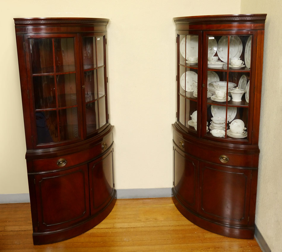 PAIR DREXEL TRAVIS COURT MAHOGANY CORNER CABINETS Bow front classical