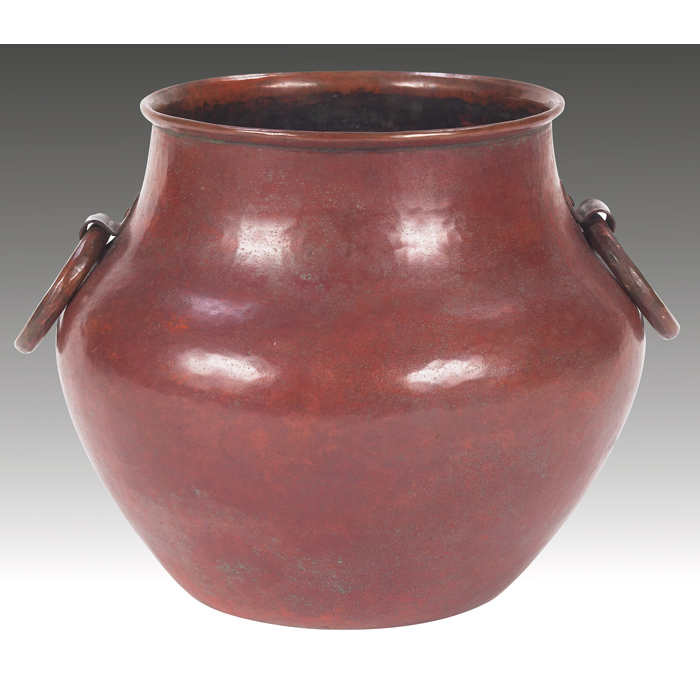 Dirk Van Erp vase in hammered copper with two loop