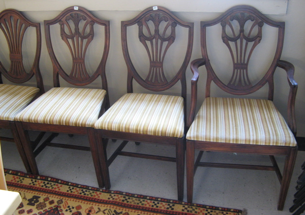 A GROUP OF EIGHT FEDERAL STYLE MAHOGANY DINING CHAIRS American