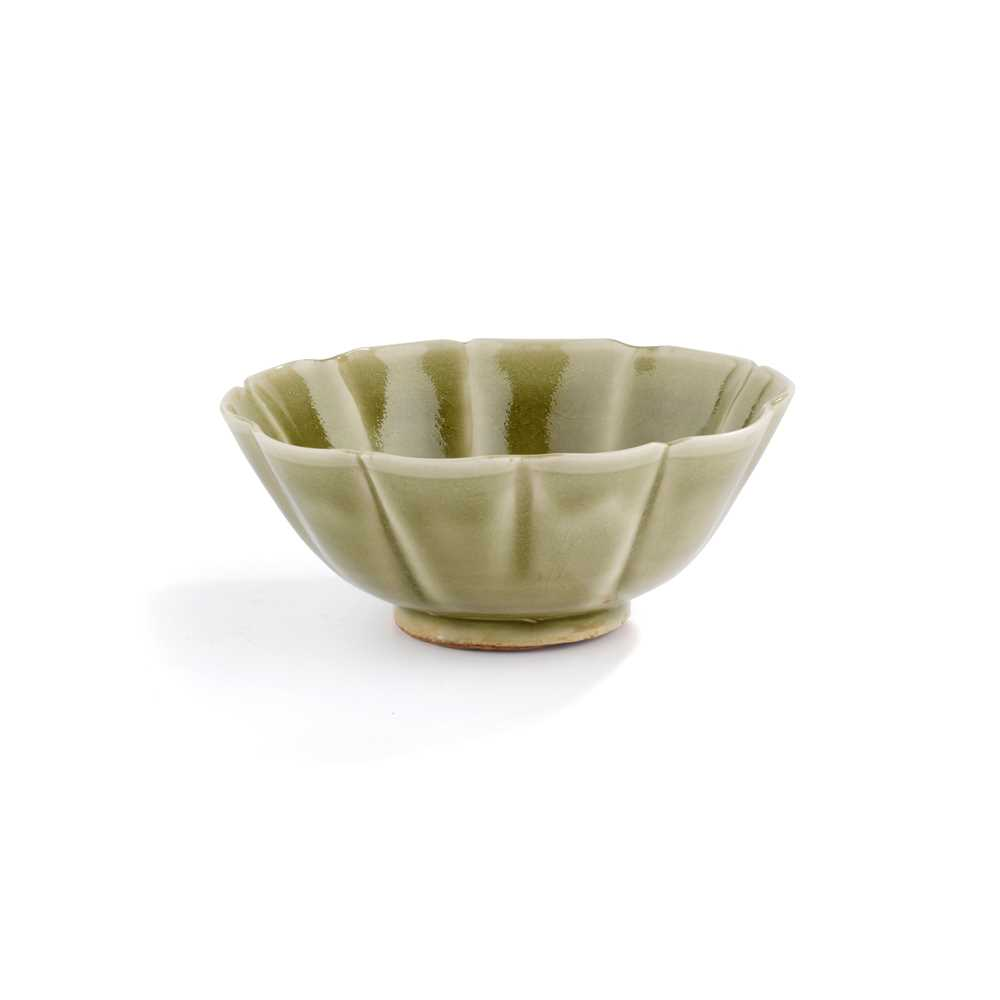 YAOZHOU CELADON GLAZED FOLIATE TEN LOBED BOWL SONG DYNASTY delicately