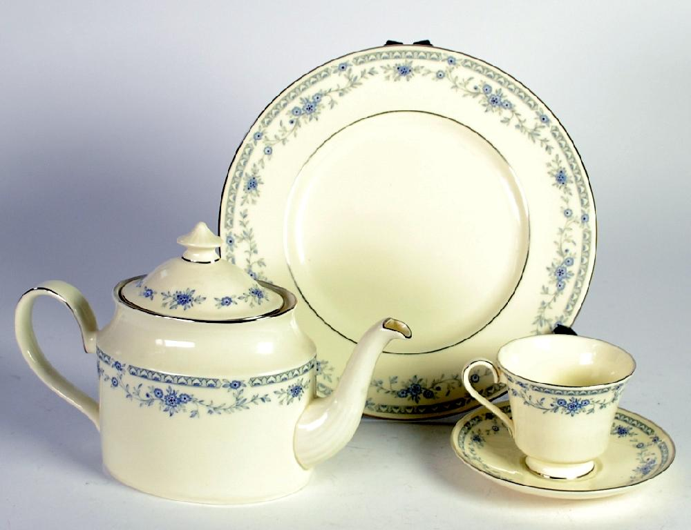 SEVENTY EIGHT PIECE MINTON BELLEMEADE PATTERN CHINA PART DINNER AND