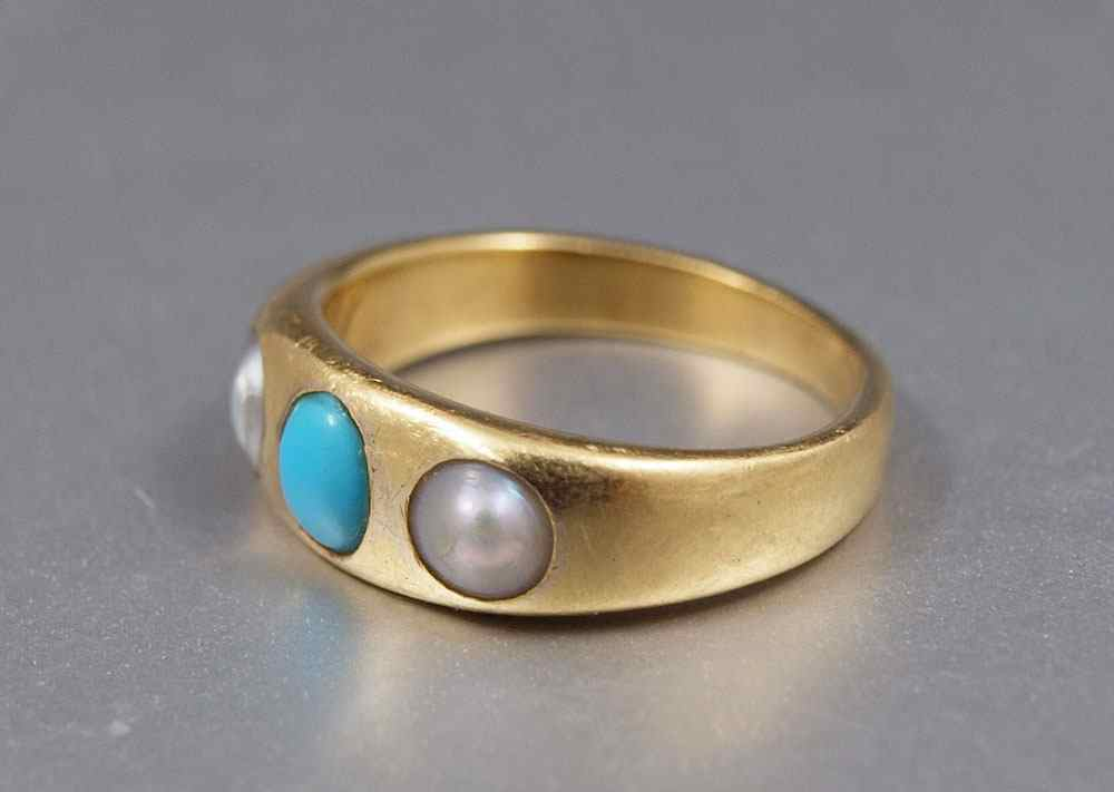 18K VICTORIAN PEARL TURQUOISE RING 18K yellow gold ring contains