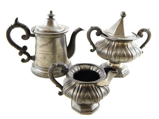 19th C American pewter three pieces 2 pint canister teapot