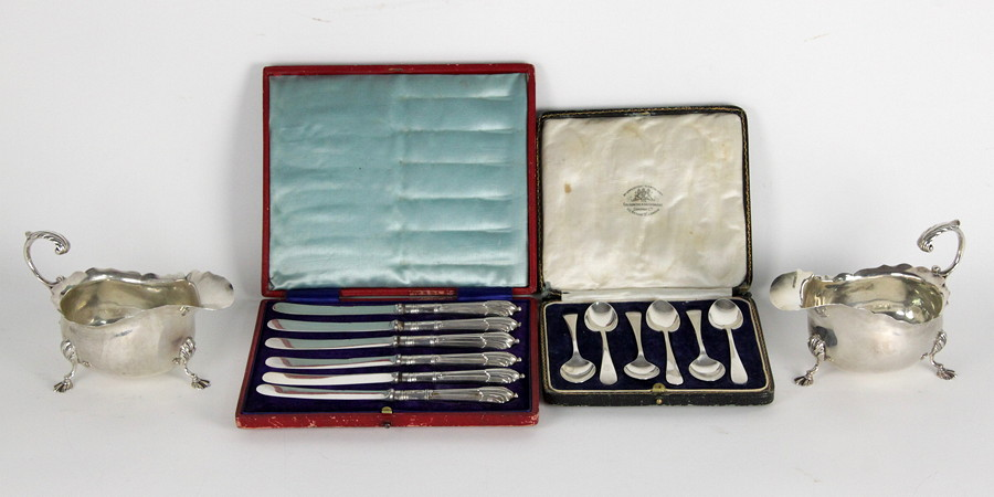 A pair of silver sauce boats London 1913 a matched