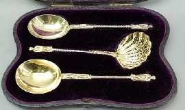 A Victorian dessert service in silver gilt Maker HLHL London