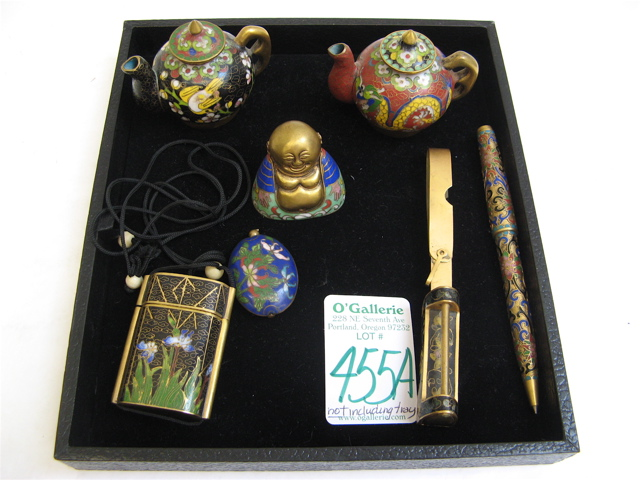 GROUP OF 7 CLOISONNE ENAMEL ITEMS 2 miniature teapots in