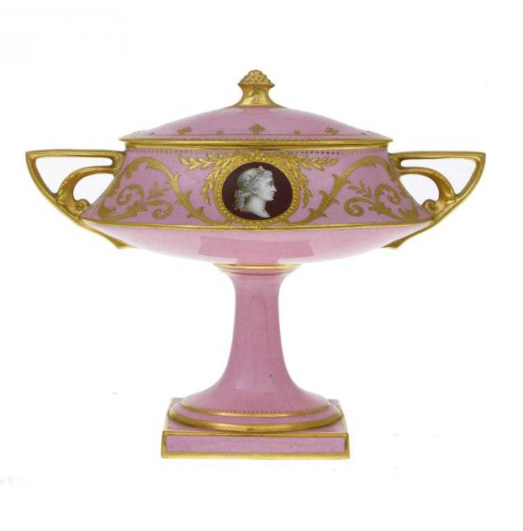 A MINTONS TWO HANDLED OVAL VASE AND COVER the vase