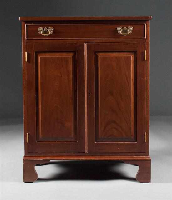 Biggs Federal style mahogany side cabinet 20th century single drawer