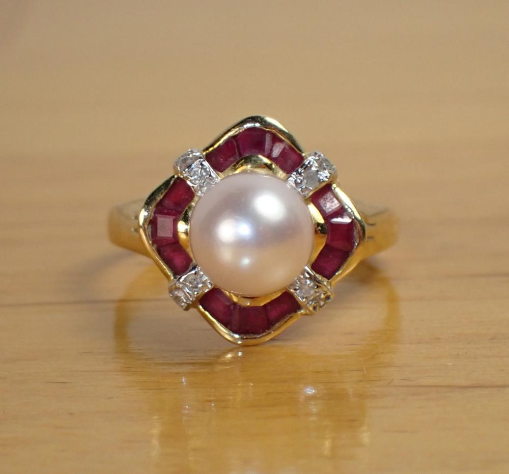 PEARL RUBY DIAMOND AND FOURTEEN KARAT GOLD RING with eight