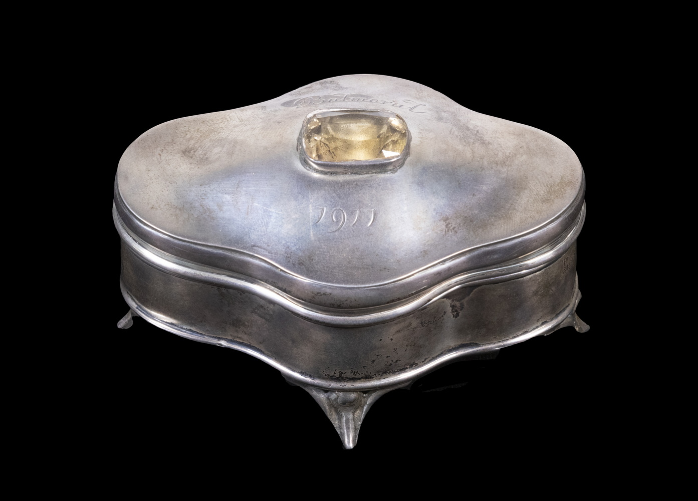 ENGLISH SILVER BOX WITH ROYAL ASSOCIATION Sterling Silver Quatrefoil Shaped