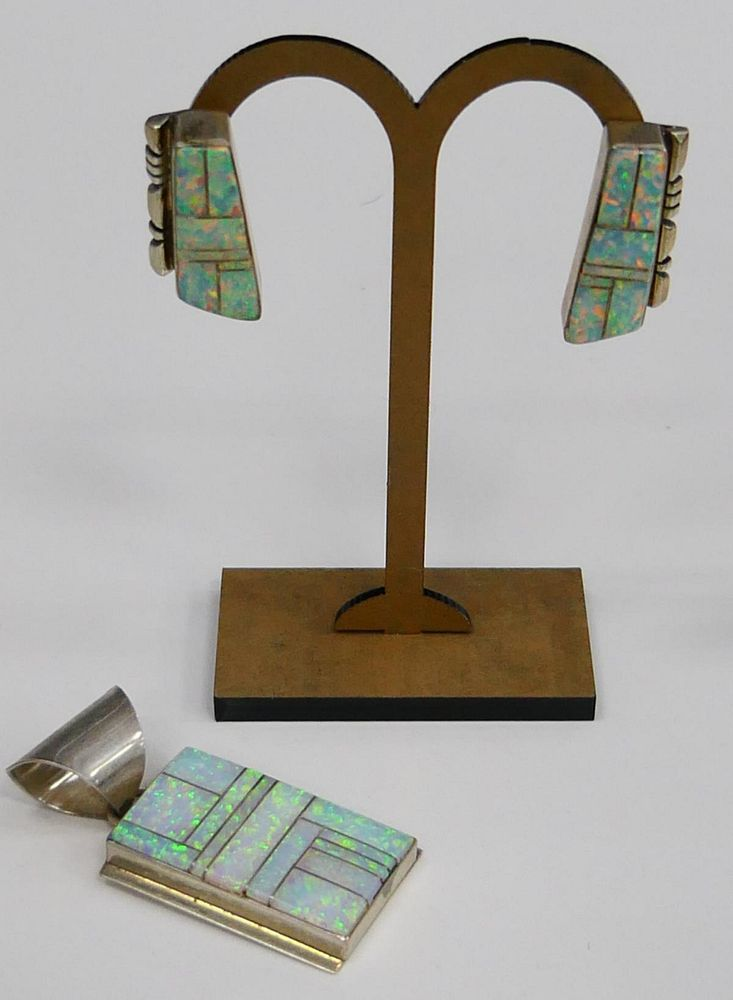 NAVAHO DONALD DOUGLAS STERLING OPAL SUITE By one of the