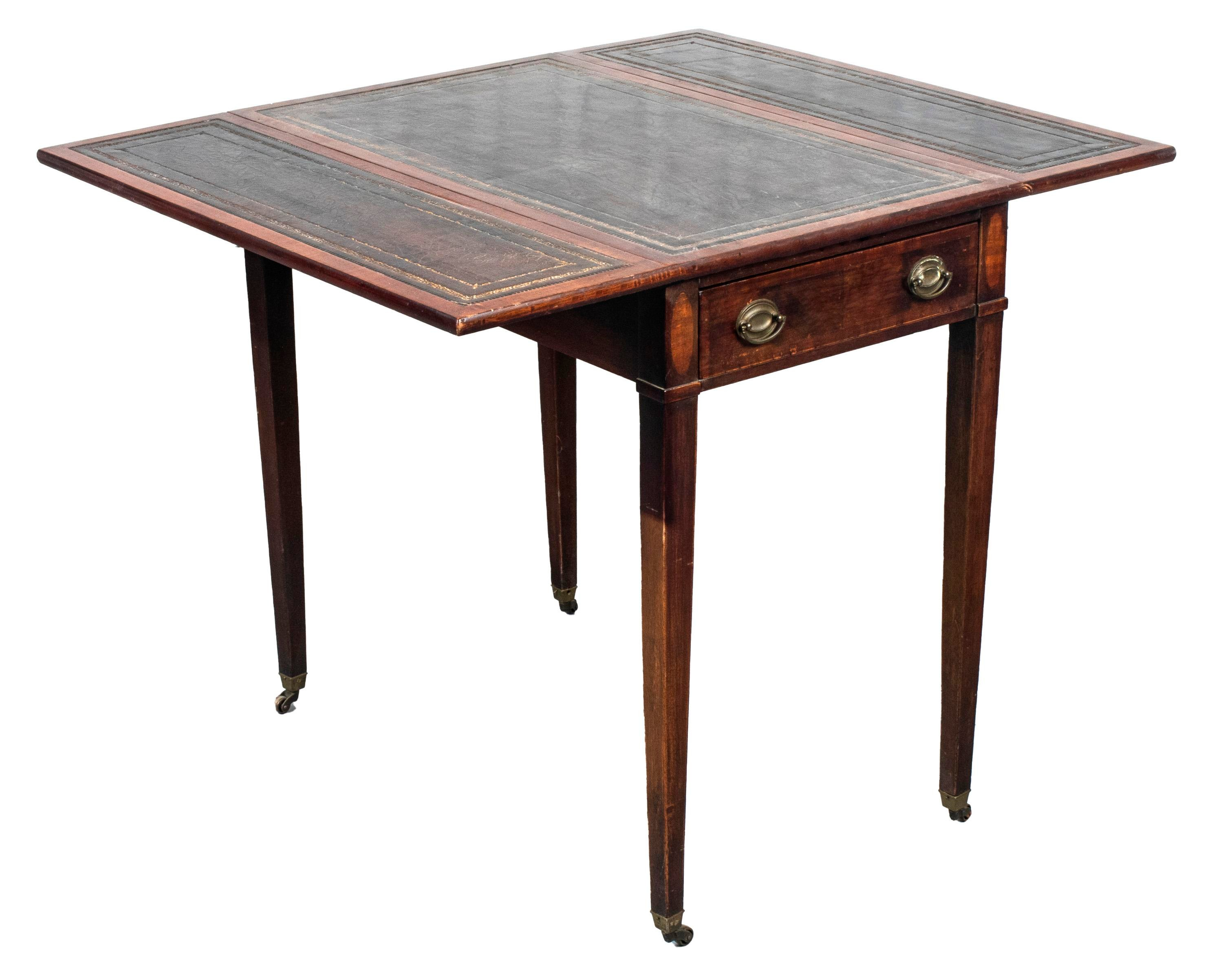 REGENCY STYLE MAHOGANY PEMBROKE TABLE Regency style mahogany pembroke table