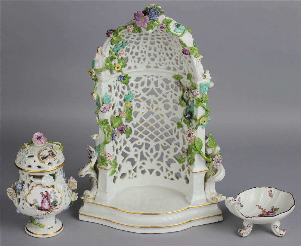 THREE MEISSEN PORCELAIN PIECES circa 1770 underglaze blue crossed swords