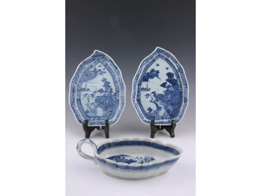 Three Pieces of Chinese Nanking Porcelain two tobacco leaf shaped
