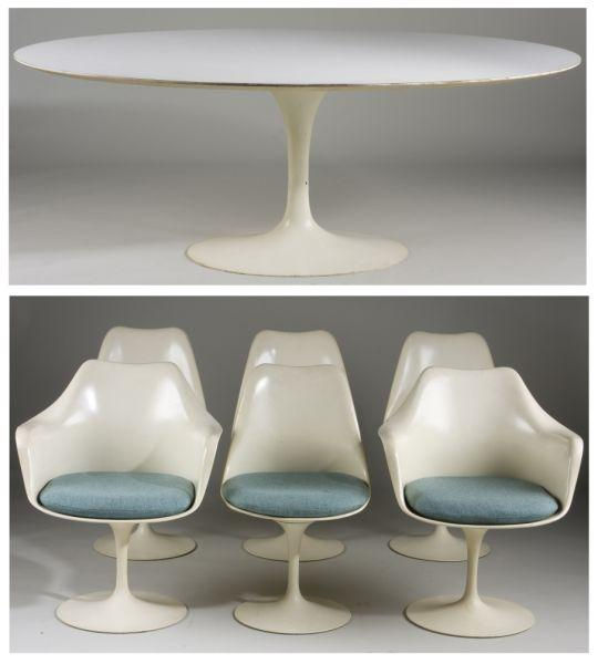Knoll and Saarinen Tulip Chairs With Table circa 1960 set
