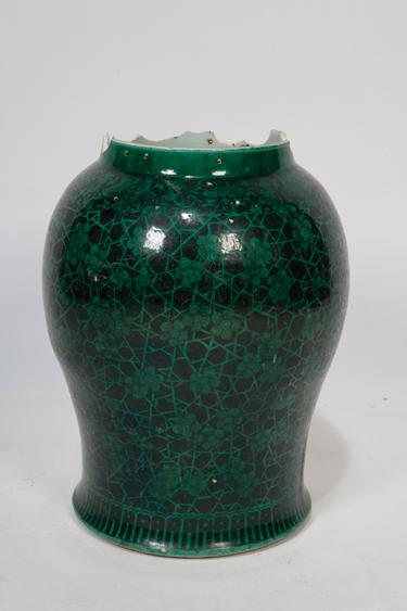 A CHINESE EXPORT BALUSTER VASE decorated in green and black