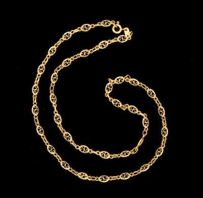 A Fancy Link 18k Gold Chain 18k yellow gold open