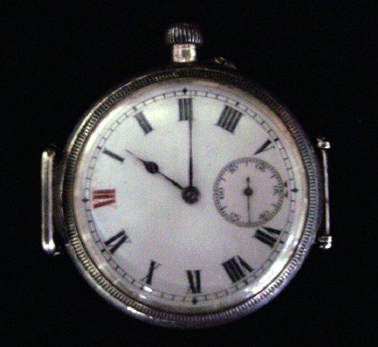 A Longines wristwatch with 18 jewel movement in a silver