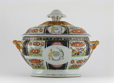 A rare Chinese armorial soup tureen and cover painted with