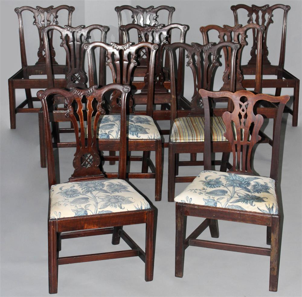 SET OF NINE GEORGIAN PROVINCIAL CHIPPENDALE STYLE CARVED MAHOGANY DINING