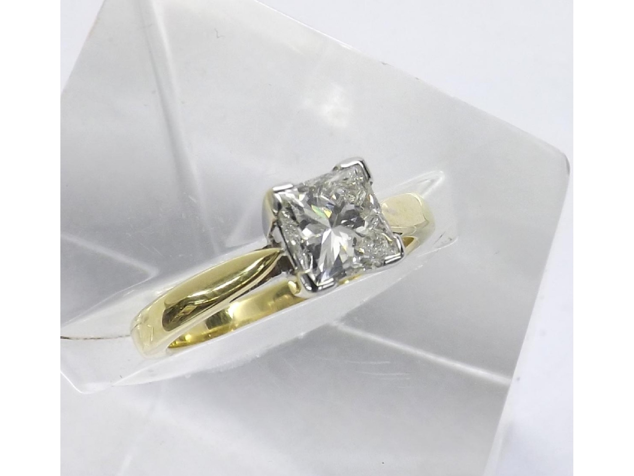 846 6000548 1 a 18ct yellow gold princess cut solitaire