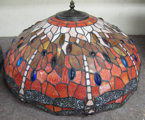 A LEADED GLASS AND PATINATED BRONZE DRAGONFLY TABLE LAMP the