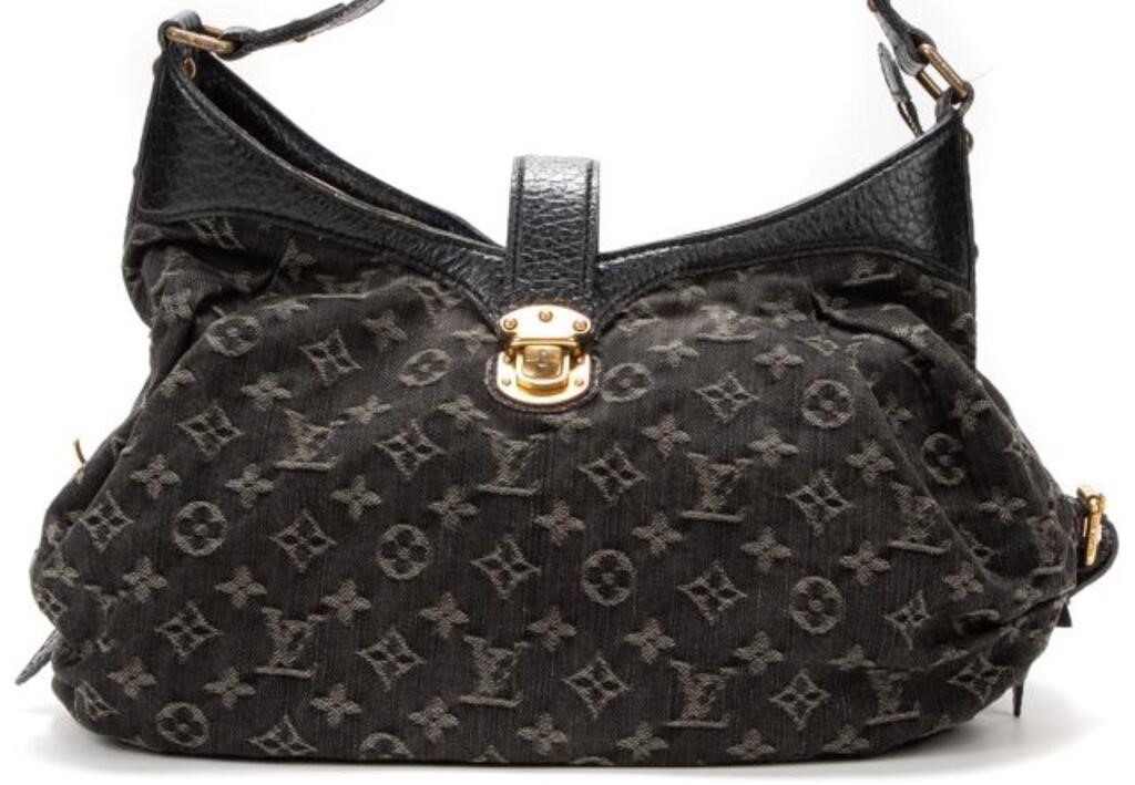 Louis Vuitton Slightly shoulder bag in navy monogram denim canvas