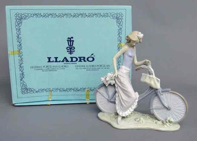 Lladro Cyclist figurine in original box Figurine measures 10 W