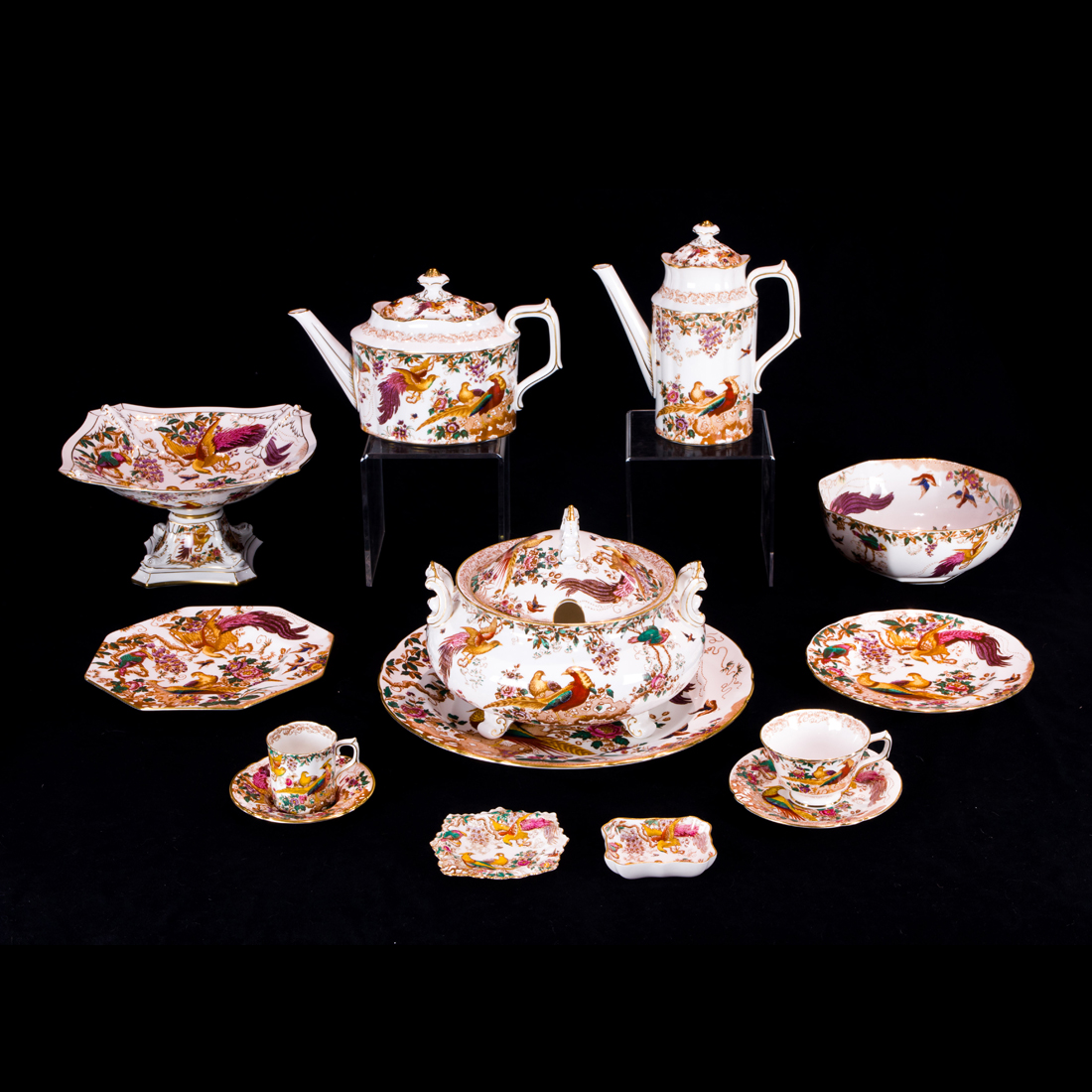 LOT OF 142 A ROYAL CROWN DERBY BONE CHINA ASSEMBLED
