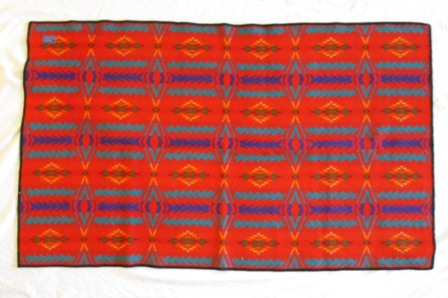 PENDLETON BEAVER STATE WOOL BLANKET Native American inspired design on