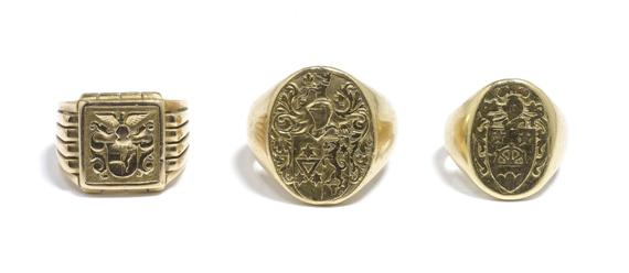 LOT OF 3 GOLD SEAL RINGS circa 1940 Yellow gold