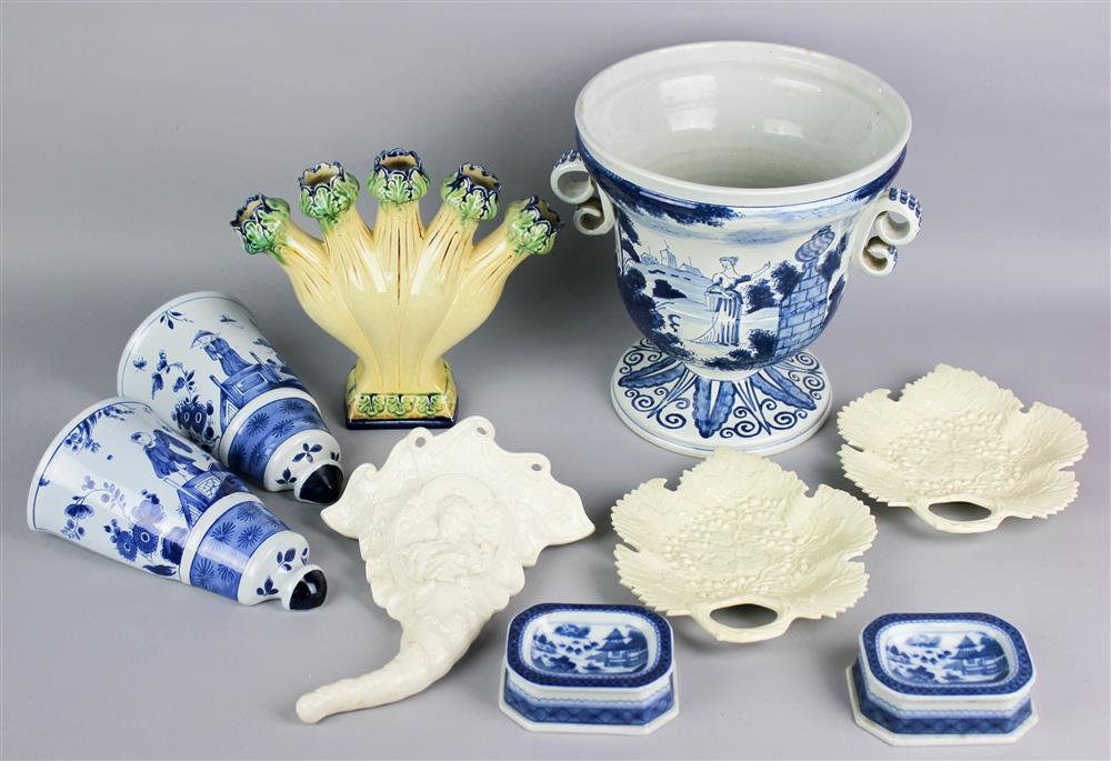 GROUP OF COLONIAL WILLIAMSBURG REPRODUCTION CERAMICS each with factory marks