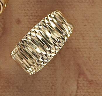 GOLD FASHION RING 14k yellow gold Italian tapered band with