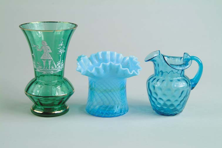 THREE PIECES OF ART GLASS 1 Mary Gregory vase features