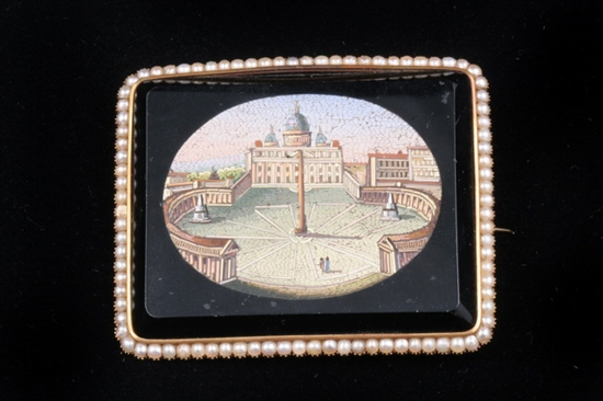 ITALIAN YELLOW GOLD BLACK ONYX AND MICROMOSAIC RECTANGULAR BROOCH mid