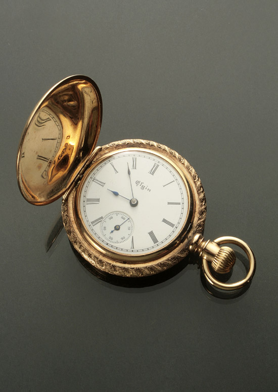 Lady s 14 Karat Yellow Gold Manual Wind Hunting Case
