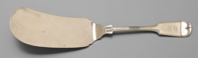 Baltimore coin silver fish server fiddle and thread handle rounded