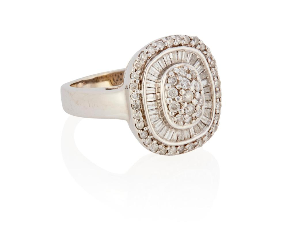 A DIAMOND RINGA diamond ring 14k white gold Set with