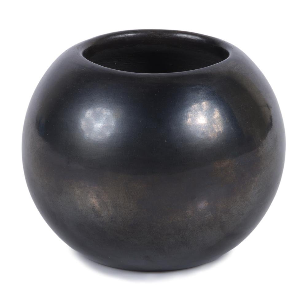 NATIVE AMERICAN MARIA POVEKA MARTINEZ 1887 1980 SAN ILDEFONSO BLACKWARE