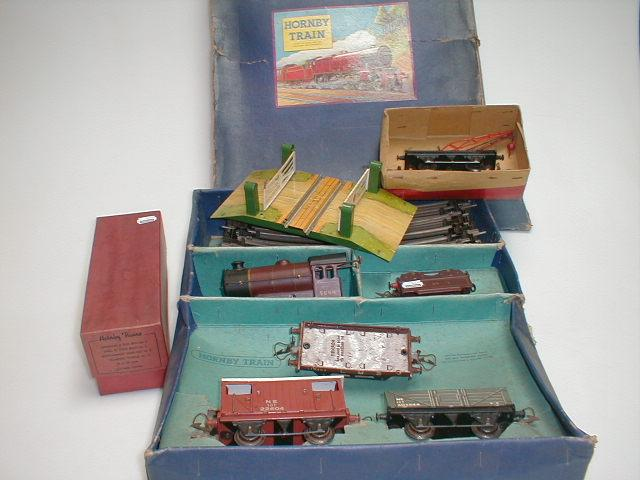 Hornby O gauge No 1 level crossing No 1 buffer