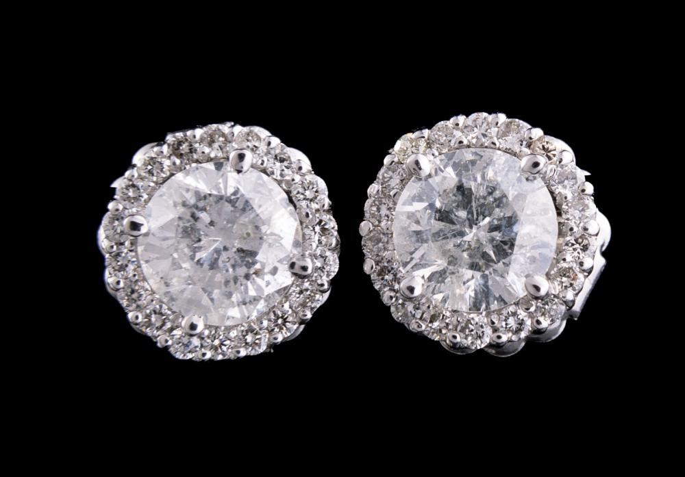 Pair of 18 kt White Gold and Diamond Stud Earrings